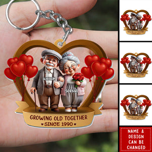 Personalized 3D Effect Hugging Elderly Couple Keyring With Name - Birthday Surprise Valentine's Day Gift For Nana & Papa
