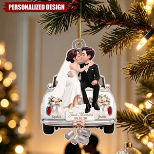 Personalized Name Date Wedding Car Ornament With Kissing Bride Groom For Couple Christmas Gift